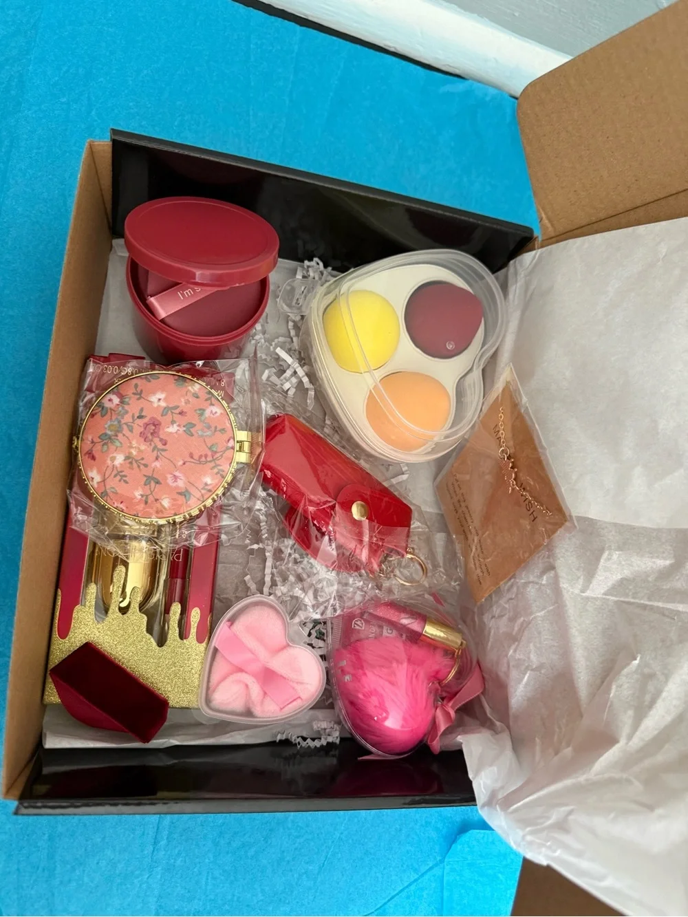 Assorted Pink and Red Party Favor Gift Set -